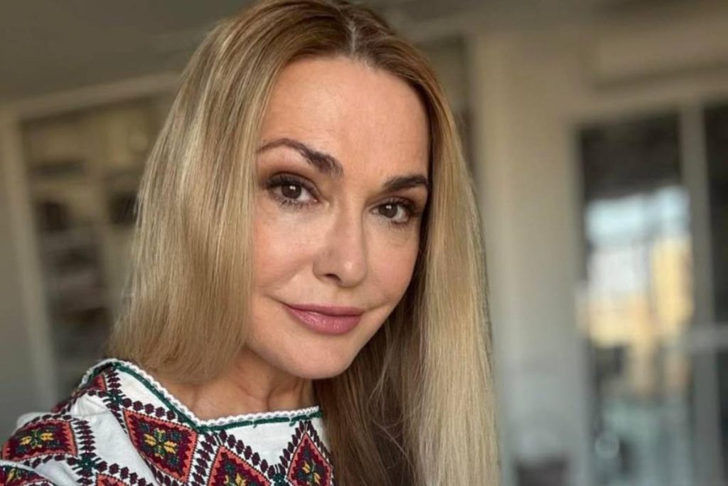 L&#039;attrice Sumska condivide foto d&#039;archivio: uno sguardo unico sulla sua vita privata e sulla sua evoluzione nel corso degli anni