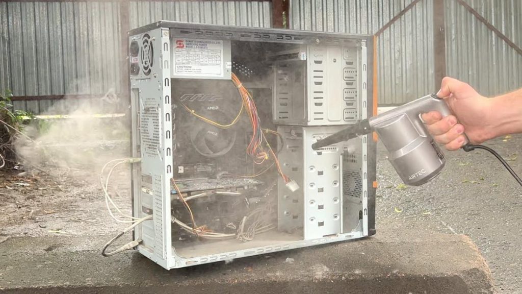 Manutenzione del Computer: Perché è Fondamentale Pulire Regolarmente il Tuo Sistema per Evitare Problemi di Prestazione e Sicurezza