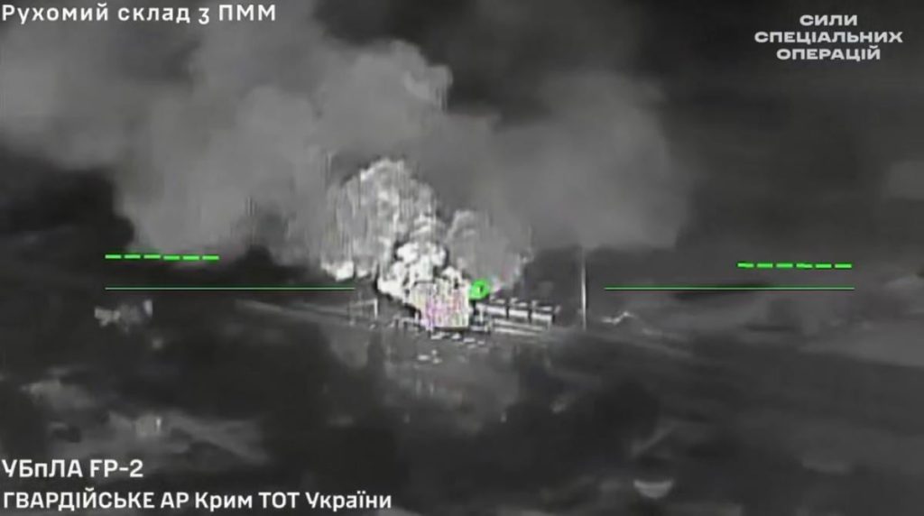 Droni delle Forze Speciali colpiscono basi di stoccaggio di petrolio e depositi di carburante in Crimea