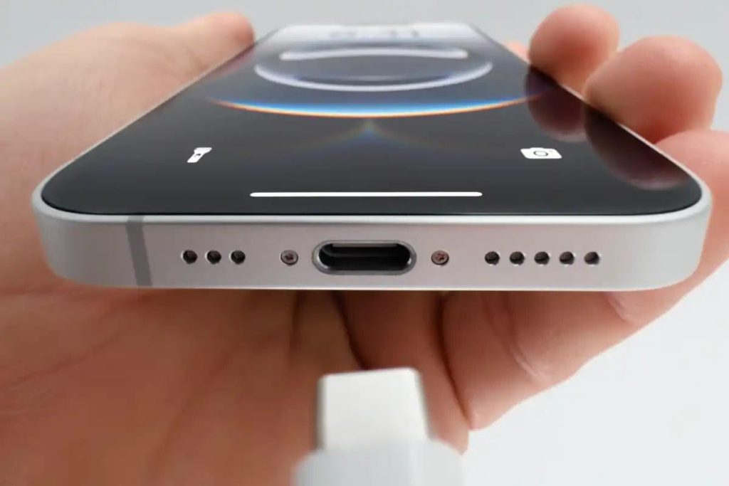 La Rivoluzione della Tecnologia USB-C: Come Sta Cambiando il Mondo degli Smartphone