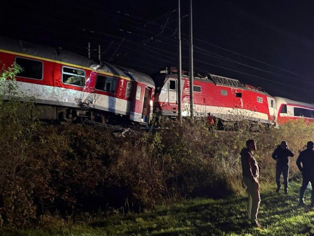 Scontro tra due treni passeggeri in Slovacchia: cosa sappiamo dell&#039;incidente ferroviario