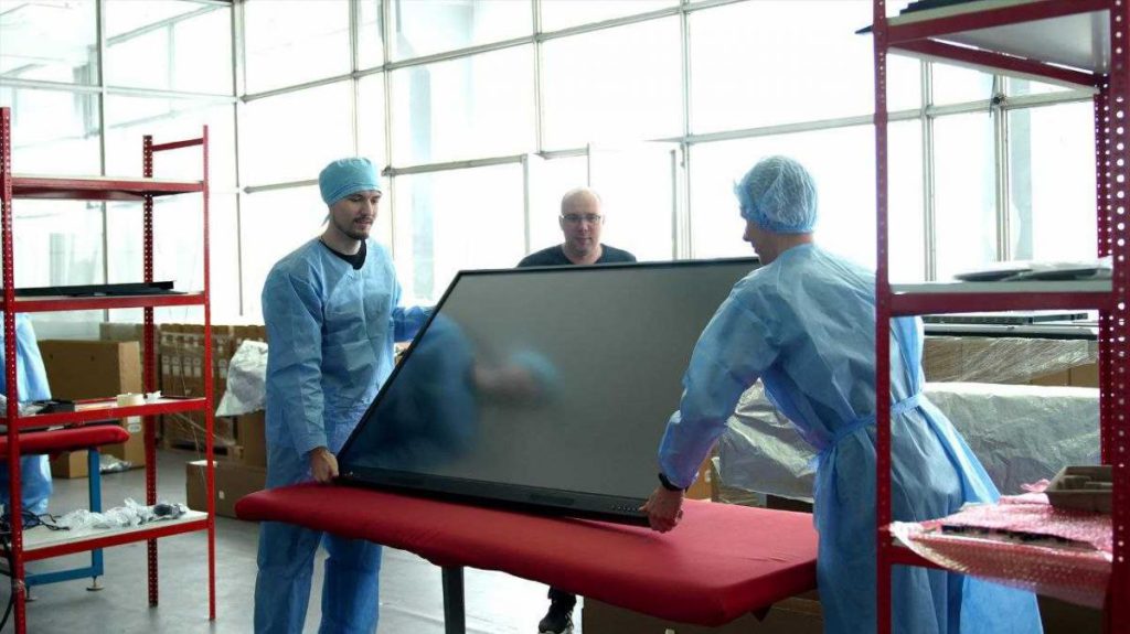 Partnership per l&#039;istruzione: la società ucraina Smart Tecnologie nell&#039;Educazione produce pannelli interattivi con il marchio StarBoard