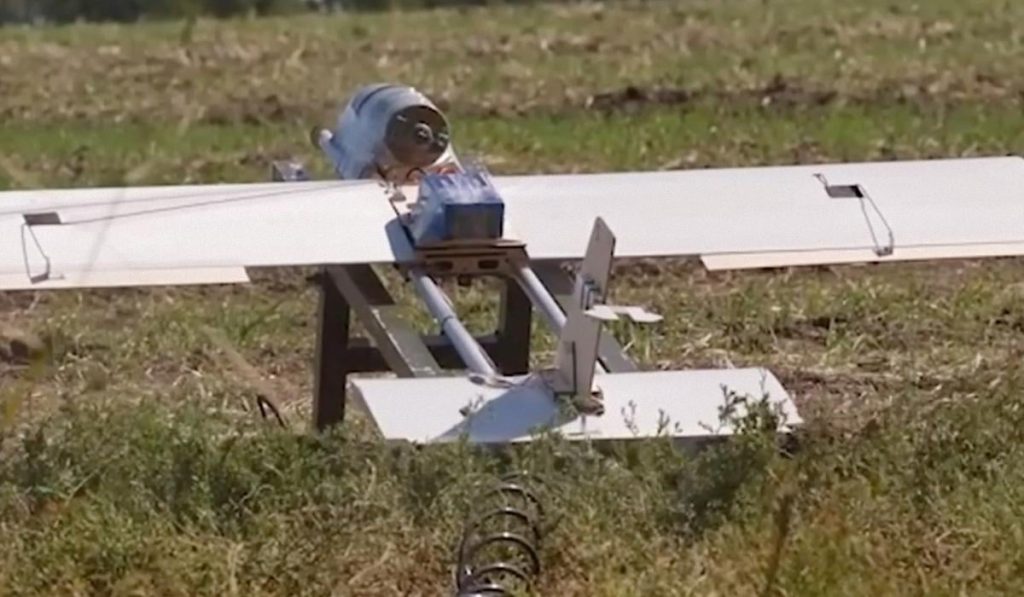 Uomo ucraino abbatte due droni russi con fucile da caccia: un atto di coraggio in tempo di guerra