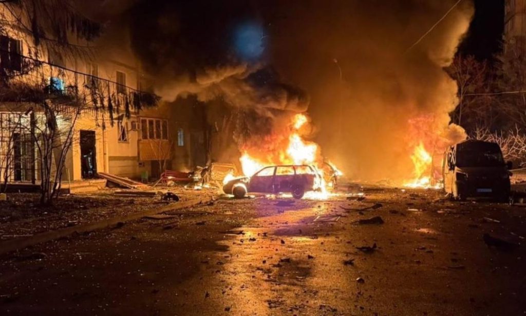 Attacco a Kharkiv: 36 feriti e danni a edifici dopo l&#039;uso di droni Gera‑2