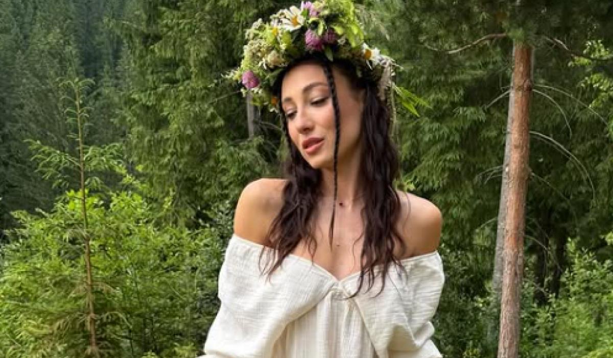 Attrice di “Холостяка” condivide un momento di profonda sofferenza personale