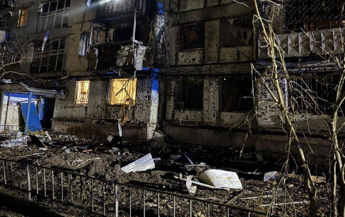 Attacco russo a Dnipro: un edificio a più piani colpito, tra i feriti un bambino
