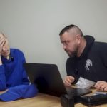 Prigioniero russo autorizzato a telefonare a sorella, sorpresa tra i giornalisti