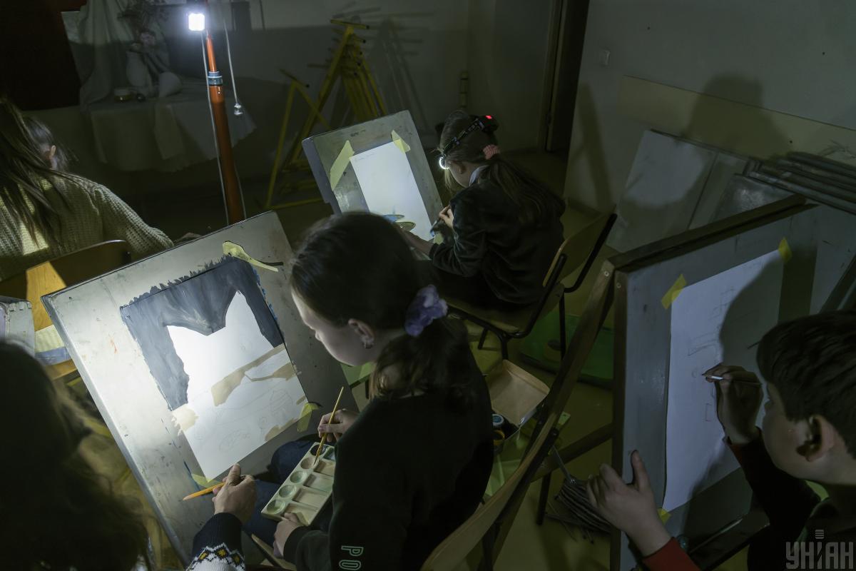 Interruzioni di corrente previste per il 24 novembre: ore di blackout e consigli per ridurre il consumo