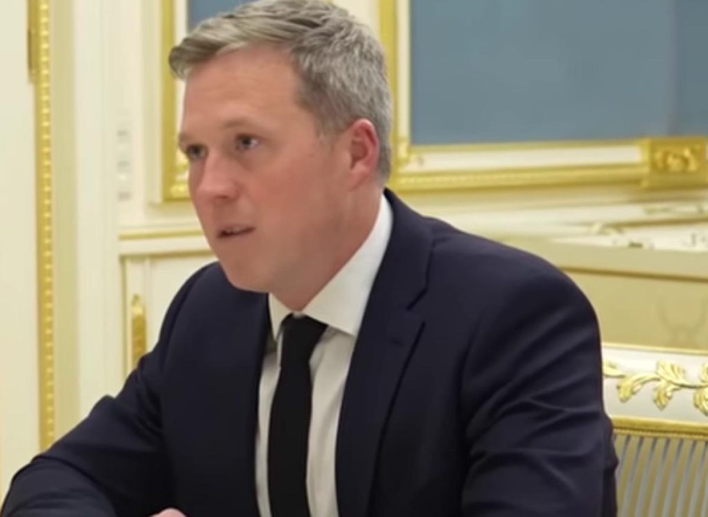 Il ministro dell'esercito degli Stati Uniti Driskoll incontra i russi negli Emirati Arabi Uniti