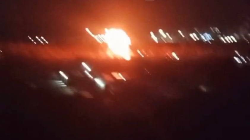 Attacco di droni nella Crimea occupata: esplosioni in diverse località e impatti sugli impianti energetici