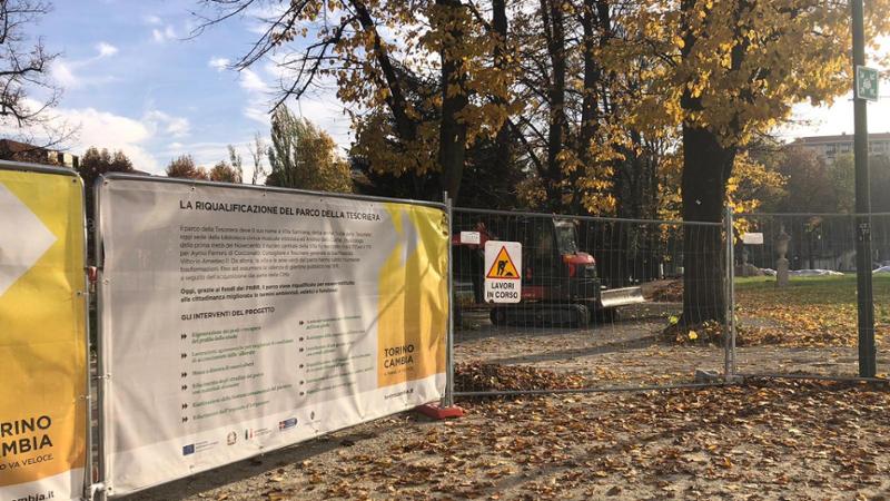 Il Parco Tesoriera di Torino si rinnova con nuovi giochi inclusivi e pavimentazione anti-trauma per una maggiore sicurezza e accessibilità