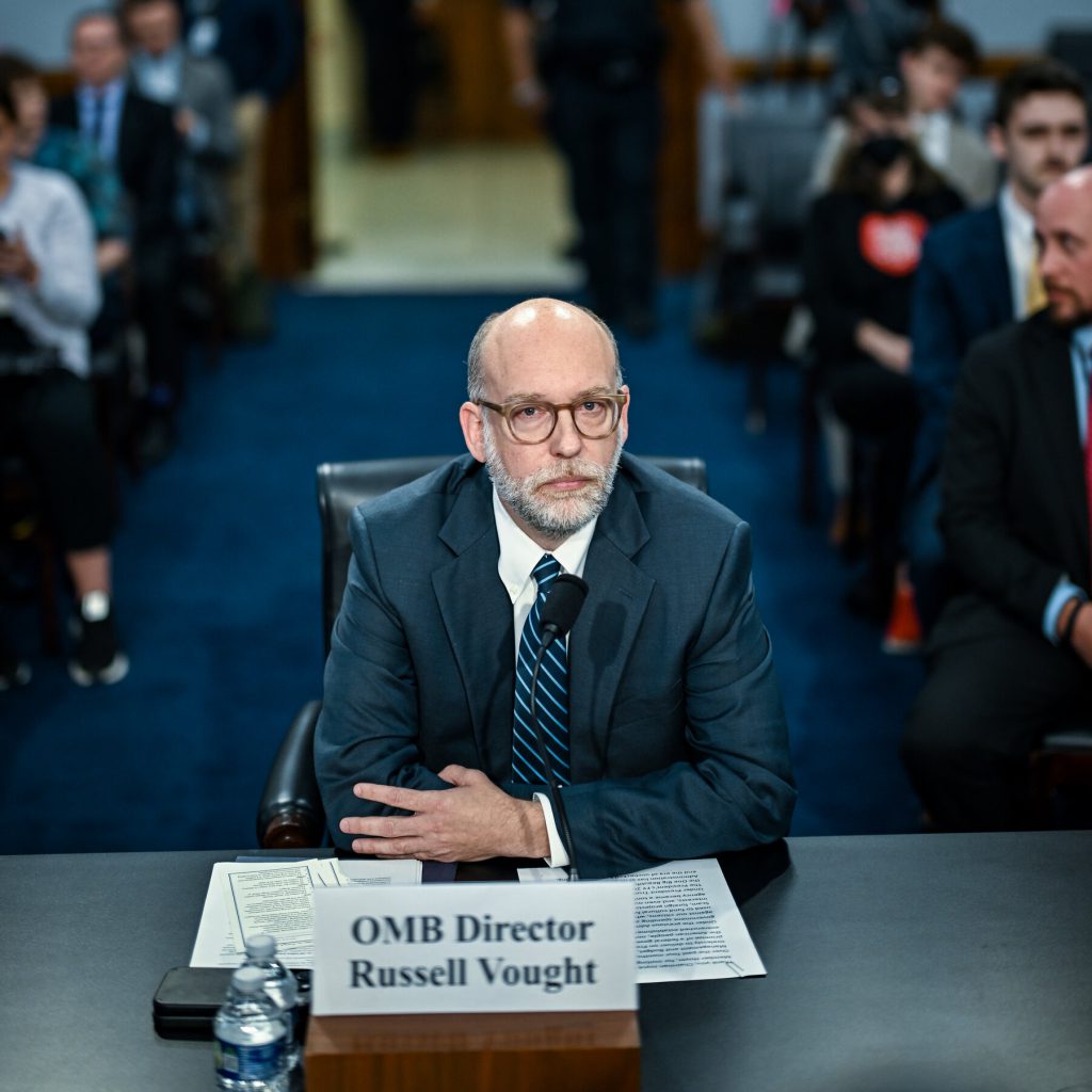 La Casa Bianca nomina nuovo direttore del Consumer Financial Protection Bureau mentre l&#039;agenzia rischia chiusura