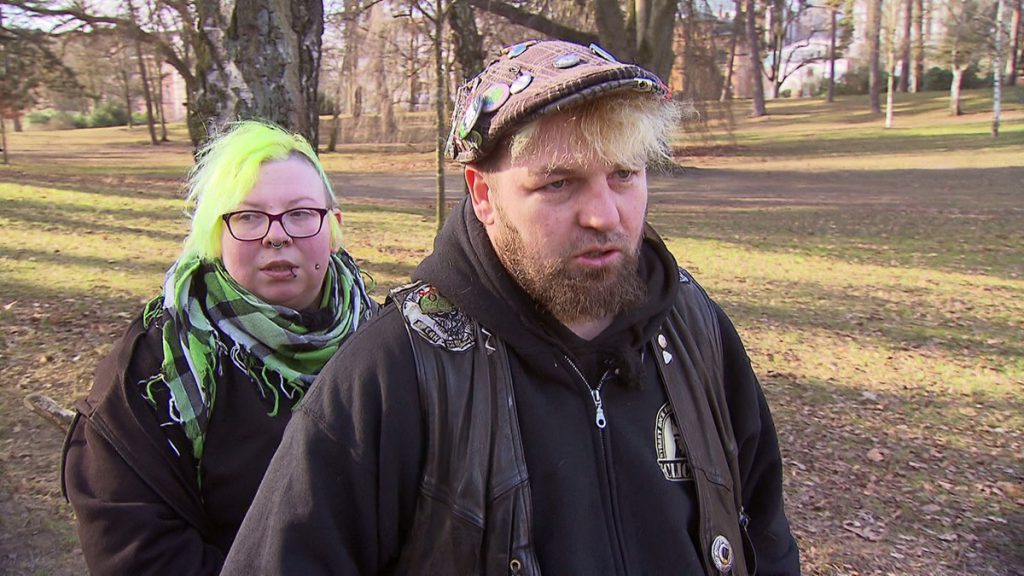 Paddy e Lausi, beneficiari del Bürgergeld, piangono la morte di Asterix