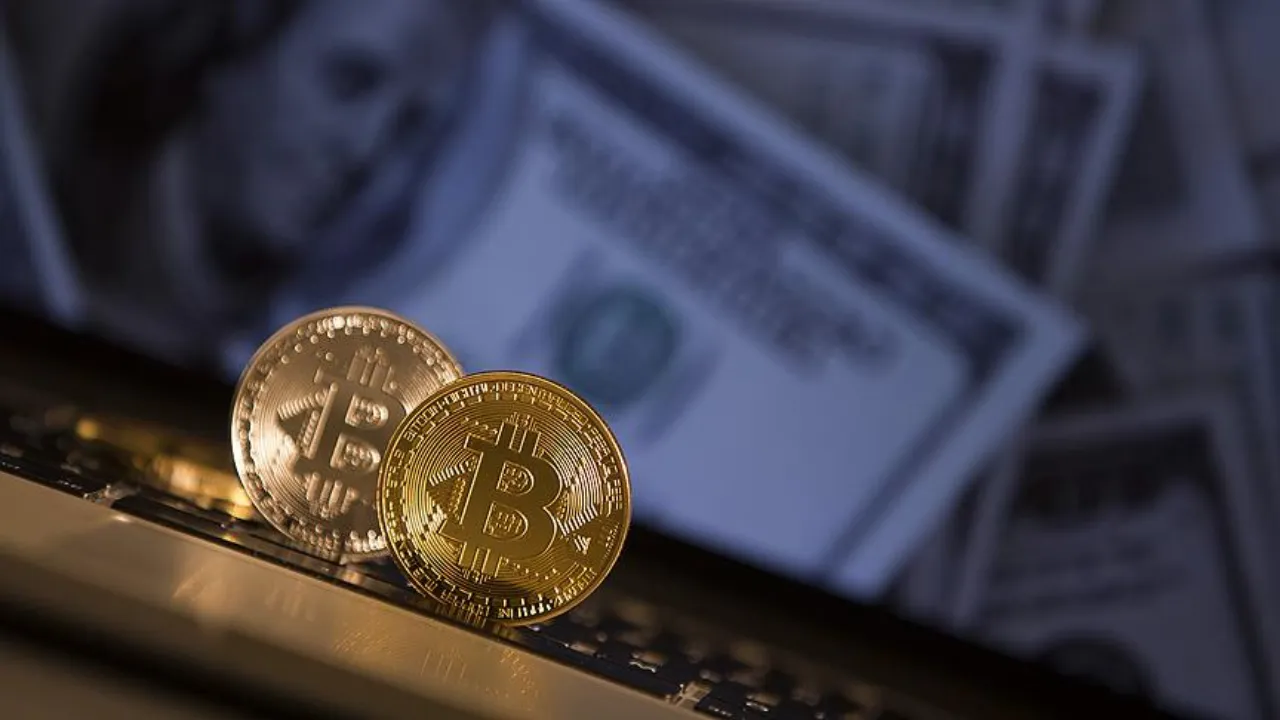 Bitcoin perde circa il 25 % del valore a novembre, scendendo a 80.000 dollari