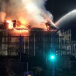 Incendio al castello di Hardenberg: vigili del fuoco in azione