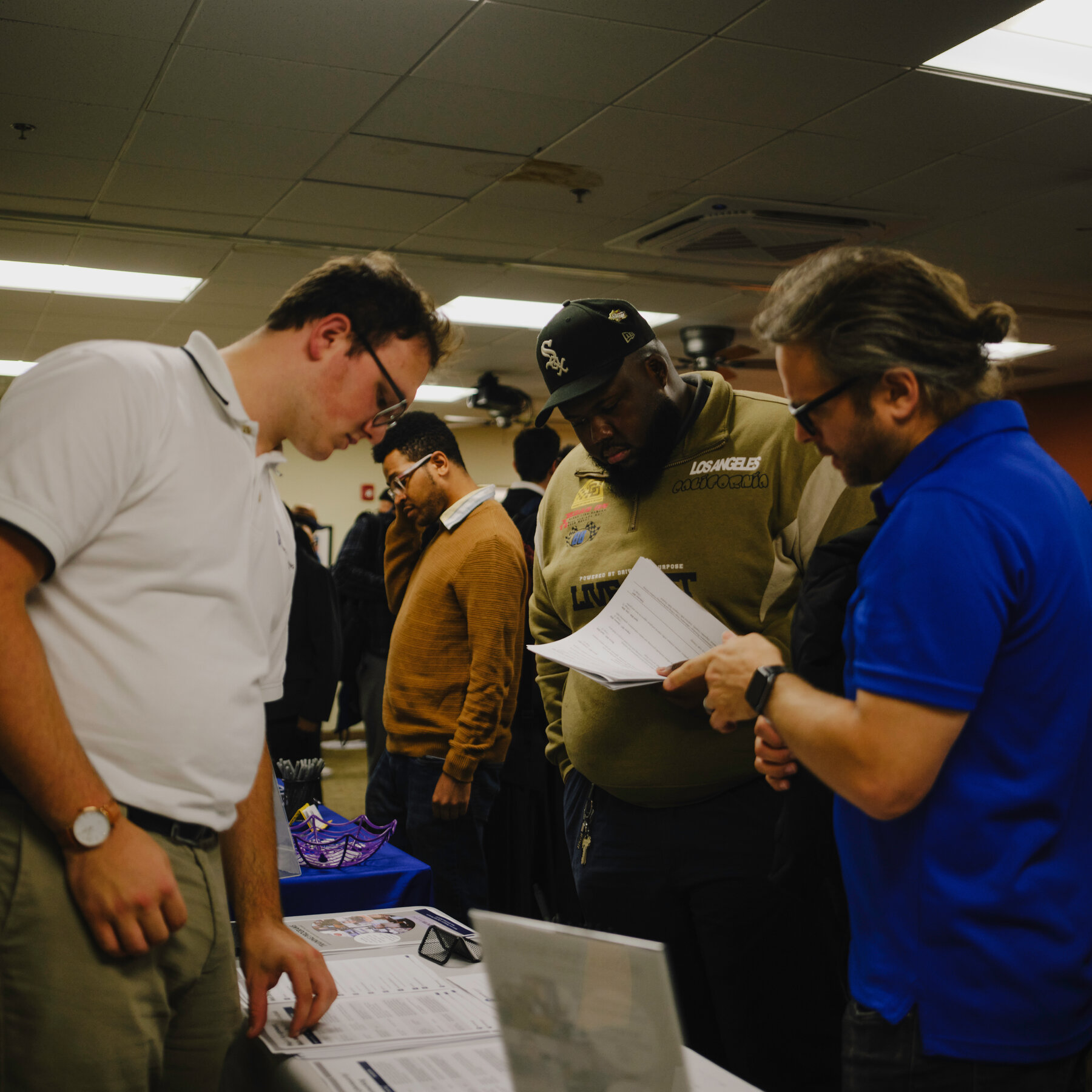 Dati sul mercato del lavoro ritardati evidenziano una crescita occupazionale debole sotto pressione