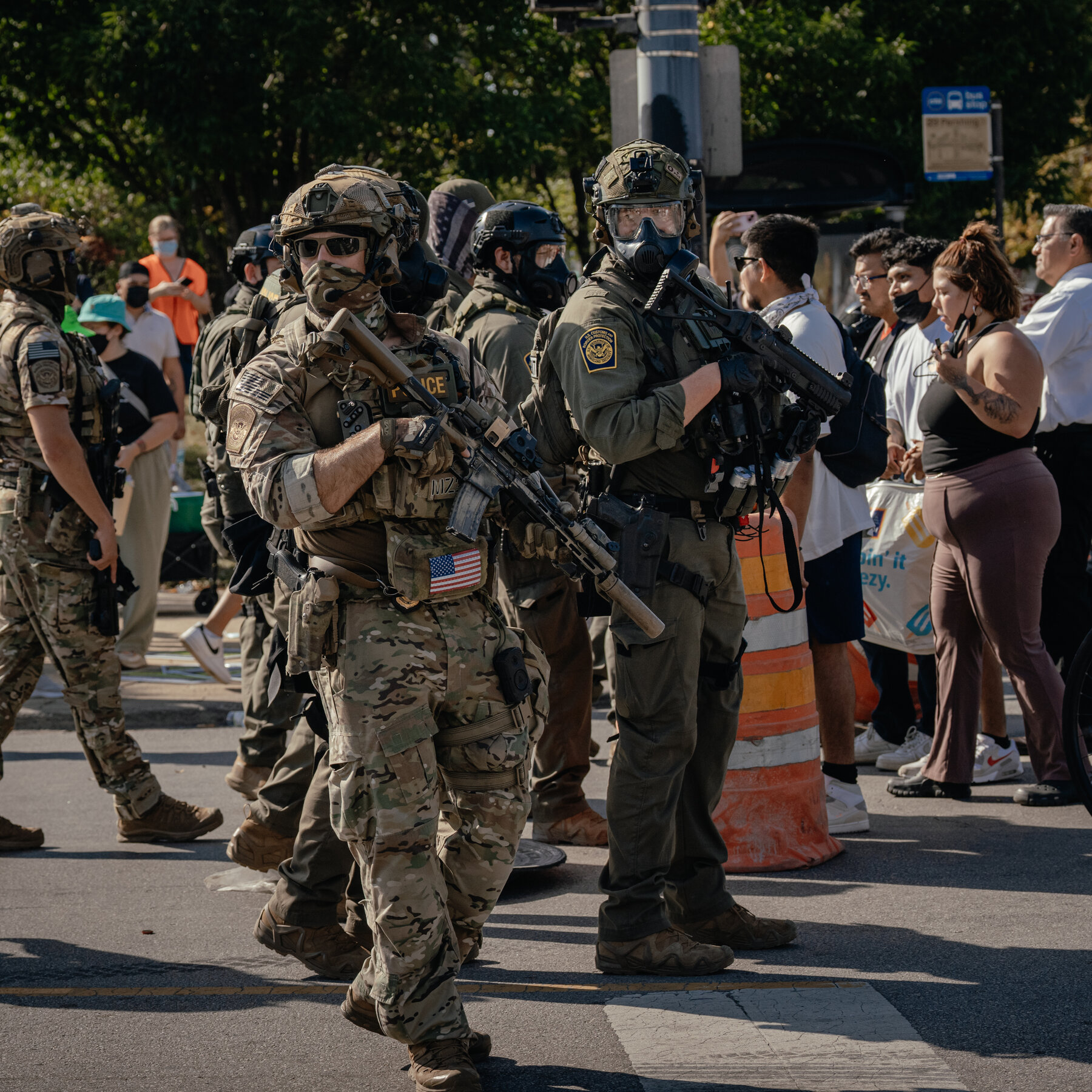 Autorità federali abbandonano il processo contro i conducenti coinvolti nella sparatoria di Chicago per motivi di immigrazione