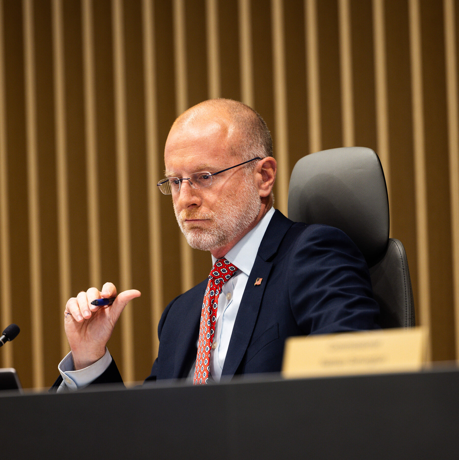 Mi servirebbe il testo originale dell’articolo (o almeno un estratto significativo) per poter creare un titolo informativo in italiano. Grazie!