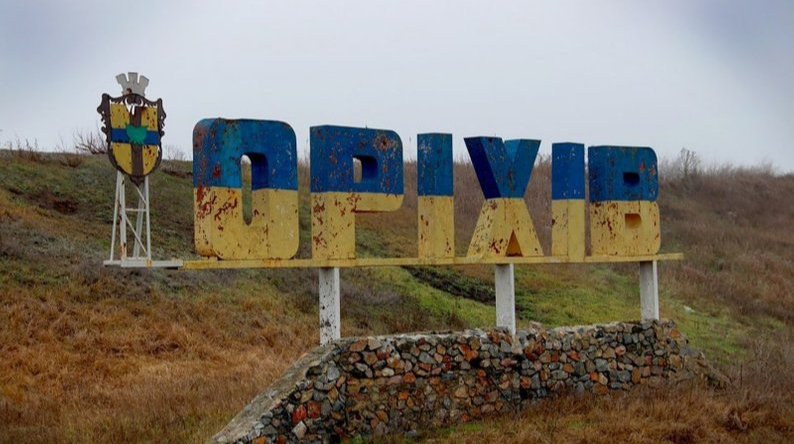 Attacco aereo russo su Orikhiv, nella regione di Zaporizhzhia: un morto e due feriti