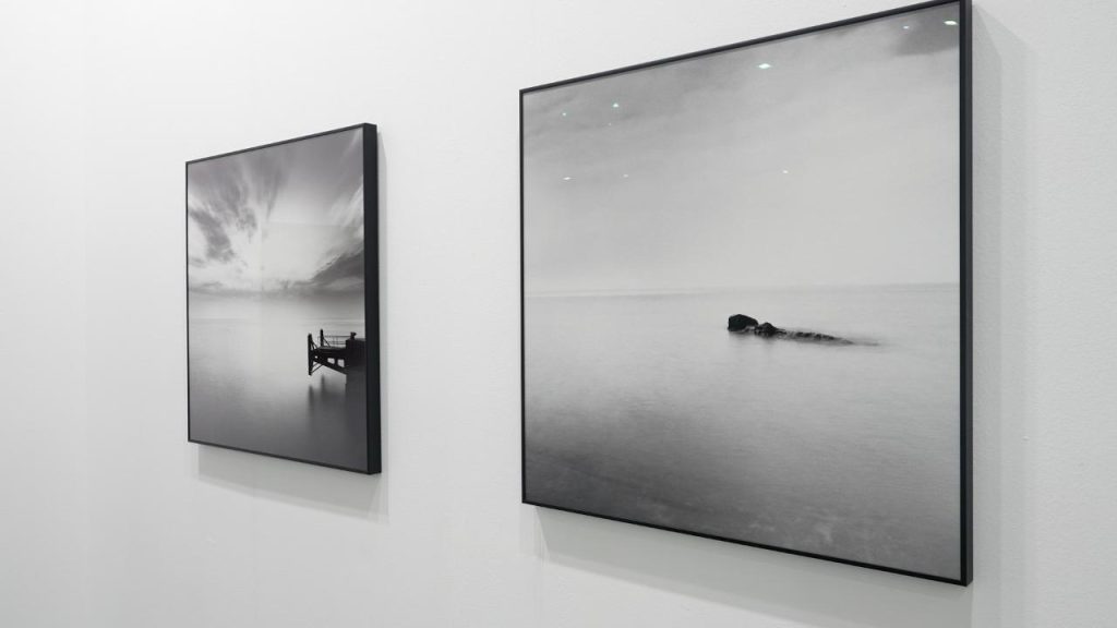 Artissima 2025 rende omaggio al grande fotografo Mimmo Jodice con due opere emblematiche