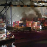Incendio elettrico su nave cargo a Los Angeles: evacuazione senza ferite