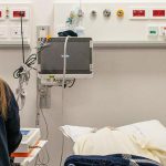 Torino, incubo tra le corsie di un ospedale: “Anziani seviziati e legati al letto in modo feroce”