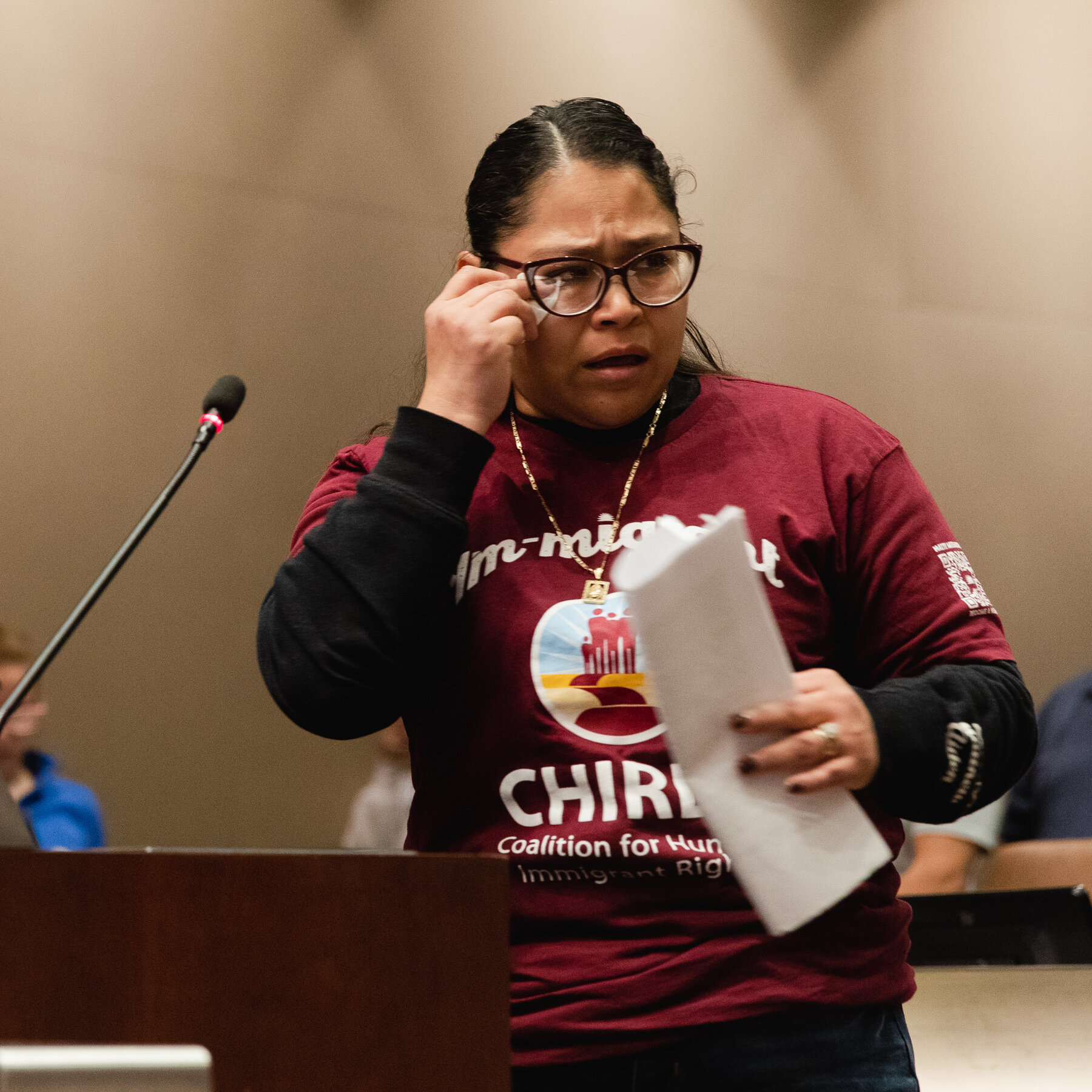 Residenti di comunità immigrate denunciano trauma e maltrattamenti nelle operazioni di polizia a Los Angeles