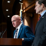 Hegseth minaccia indagine sul video seditizio del senatore Mark Kelly