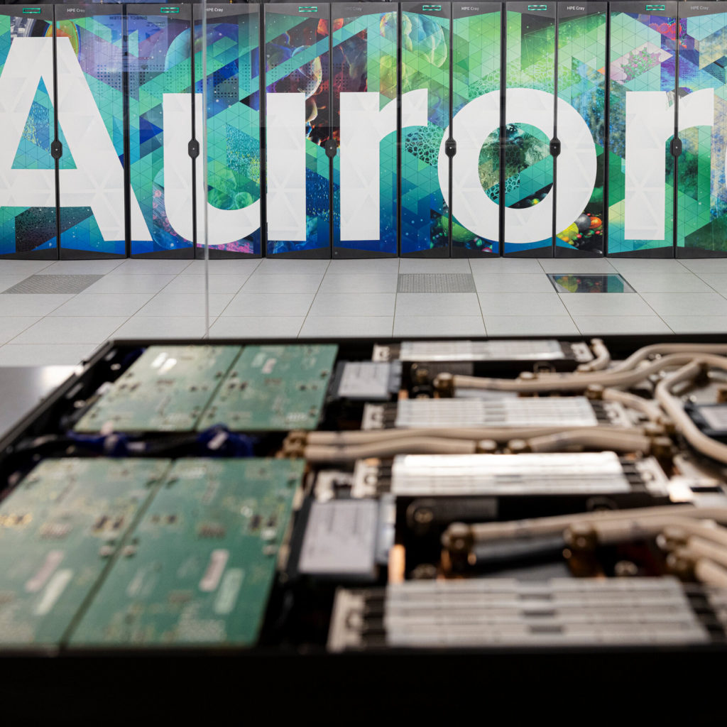 Trump ordina la creazione di una piattaforma di intelligenza artificiale per l'uso dei dati governativi