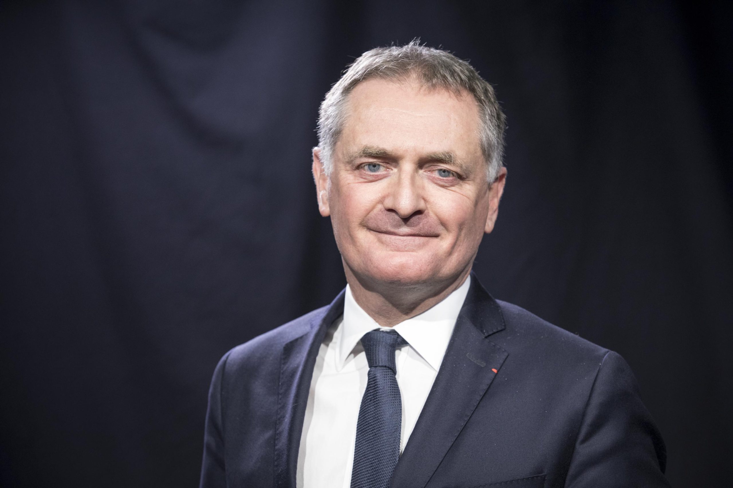 Philippe Juvin: la Francia presenterà il bilancio prima di Natale, è meglio evitare fantasie sul “shutdown”