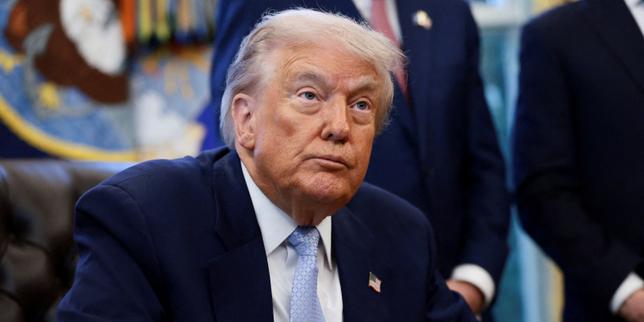 Trump approva legge che rende pubblico il dossier di Epstein
