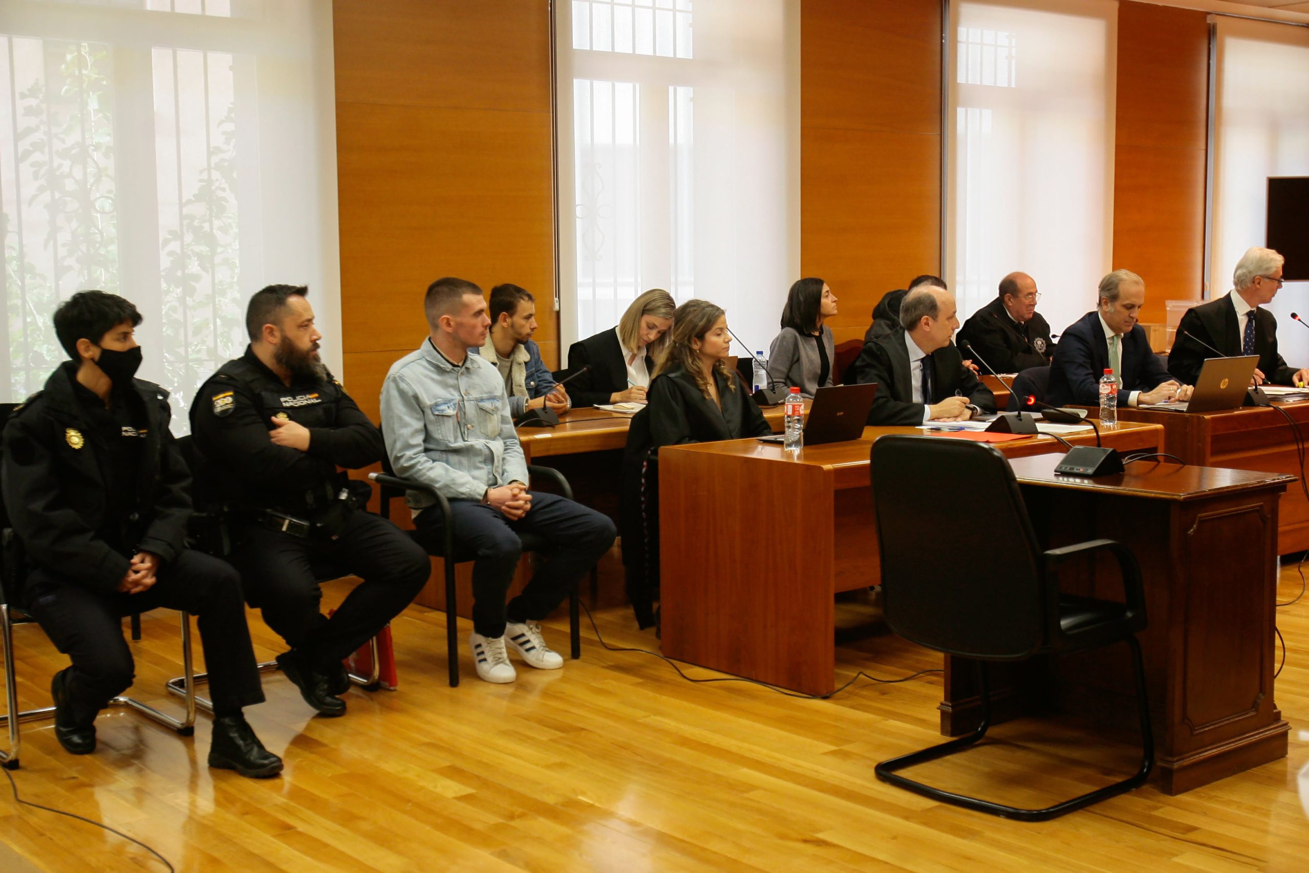 Giurato annuncia colpevolezza unanime dei tre imputati per omicidio di famiglia a Chiloeches