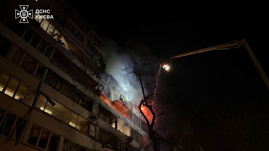 Zelenskyy: Russia attacca l'Ucraina con oltre 460 droni e 22 missili durante la notte