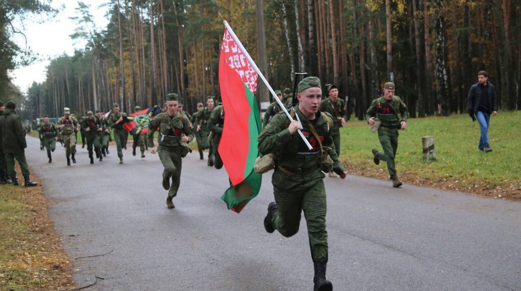 Bielorussia annuncia disponibilità a schierare peacekeeper in Ucraina, ma con condizioni precise