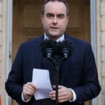 Il primo ministro chiede al Parlamento di decidere sulle priorità assolute, tra cui il rafforzamento delle forze armate