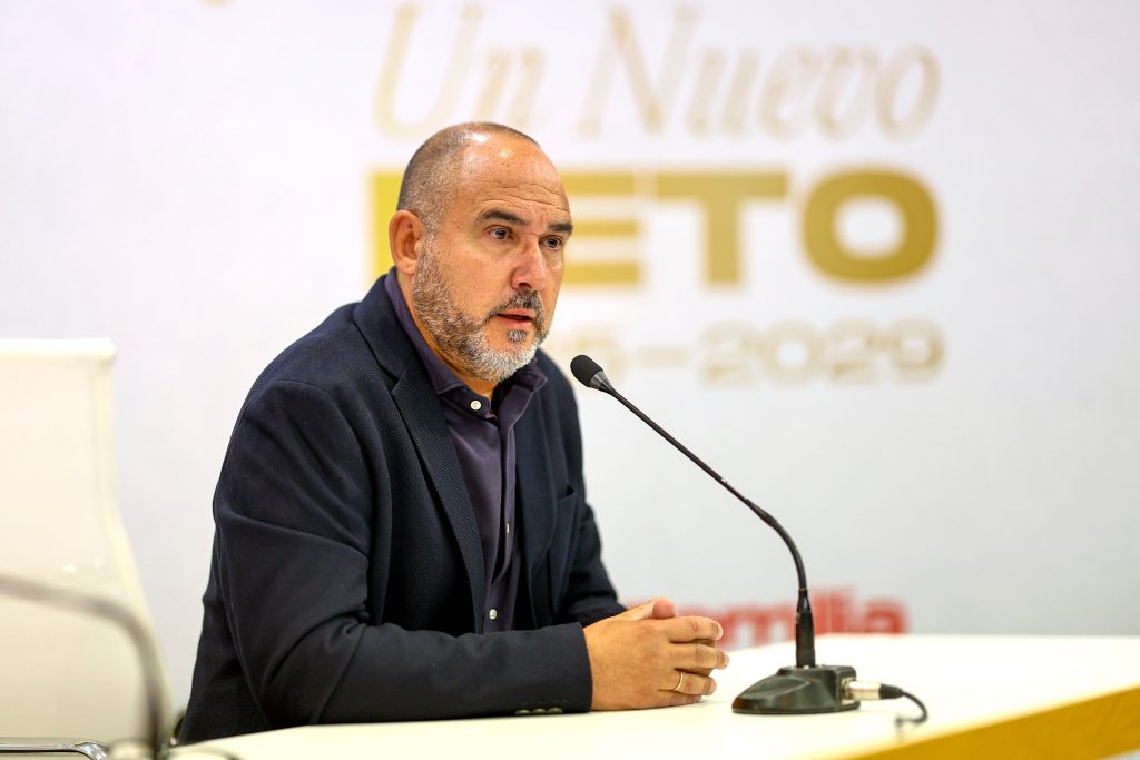 Chus Mateo presenta la prima convocazione nazionale con 12 giocatori della ACB