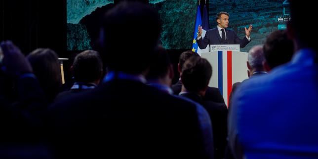 Macron critica le restrizioni alle aziende francesi: un nuovo approccio alla competitività globale