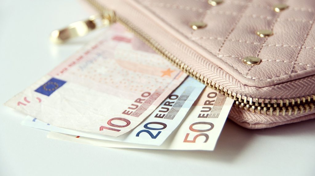 Germania cambia il sostegno ai rifugiati ucraini: riduzione dei pagamenti e nuove regole