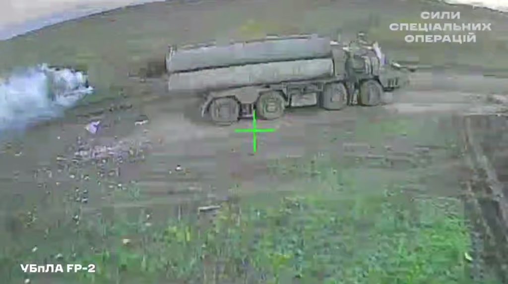 Droni ucraini colpiscono obiettivi militari russi in Crimea: lanciatore S-400 e deposito di munizioni distrutti

Le Forze Operative Speciali (SOF) ucraine hanno condotto una serie di attacchi contro obiettivi militari nella Crimea occupata dalla Russia, distruggendo un lanciatore del sistema di difesa aerea S-400 Triumf e un deposito di munizioni dell&#039;18ª Armata russa.
Fonte: Comando SOF, sito della fonte rss: Ukrainska Pravda, link diretto dello articolo fonte: https://www.pravda.com.ua/eng/news/2025/11/06/8006127/

Dettagli
Si tratta di operazioni congiunte tra il Movimento di Resistenza delle SOF e le unità di attacco profondo. Gli obiettivi principali erano un arsenale vicino alla città di Simferopol e un sito di difesa aerea presso Yevpatoriia. L&#039;operazione ha avuto luogo nella notte del 5-6 ottobre, ma i dettagli sono stati resi noti solo ora per motivi di sicurezza.
I team di ricognizione del Movimento di Resistenza hanno individuato la posizione esatta del deposito di munizioni nel villaggio di Udachne. Dopo che i dati sono stati verificati e il sito è stato confermato come un arsenale russo, i droni FP-2 lo hanno colpito nella notte del 5-6 ottobre, provocando una detonazione di munizioni e un incendio.
Lo stesso giorno, le SOF hanno distrutto un lanciatore S-400 nel villaggio di Uyutne vicino a Yevpatoriia. Le forze russe utilizzano questo sistema non solo per ingaggiare obiettivi aerei a lunga distanza, ma anche per colpire il territorio ucraino.

Contesto
Le SOF hanno rilasciato un video che mostra un attacco a una base russa per lo stoccaggio, l&#039;assemblaggio e il lancio di munizioni di tipo Shahed, situata presso l&#039;ex aeroporto di Donetsk. In precedenza, le loro unità avevano colpito un trasportatore-caricatore Iskander e una stazione radar appartenenti ai russi.

Approfondimento
L&#039;operazione condotta dalle SOF ucraine rappresenta un significativo colpo alle capacità militari russe in Crimea. La distruzione del lanciatore S-400 e del deposito di munizioni potrebbe avere un impatto concreto sulla capacità della Russia di condurre operazioni militari nella regione.

Possibili Conseguenze
Le conseguenze di questo attacco potrebbero essere significative, poiché la Russia potrebbe rispondere con ulteriori azioni militari contro l&#039;Ucraina. Tuttavia, l&#039;operazione condotta dalle SOF ucraine potrebbe anche rappresentare un importante passo avanti nella lotta per la liberazione della Crimea dall&#039;occupazione russa.

Opinione
Non è possibile esprimere un&#039;opinione in merito a questo evento, poiché si tratta di un fatto verificabile. Tuttavia, è possibile affermare che l&#039;operazione condotta dalle SOF ucraine rappresenta un importante sforzo per proteggere la sovranità e l&#039;integrità territoriale dell&#039;Ucraina.

Analisi Critica dei Fatti
L&#039;analisi dei fatti rivela che l&#039;operazione condotta dalle SOF ucraine è stata un successo, poiché ha colpito significativamente le capacità militari russe in Crimea. Tuttavia, è importante notare che la situazione nella regione rimane complessa e che ulteriori sviluppi sono possibili.

Relazioni con altri fatti
L&#039;operazione condotta dalle SOF ucraine è collegata ad altri eventi nella regione, come la guerra tra Russia e Ucraina. La distruzione del lanciatore S-400 e del deposito di munizioni potrebbe avere un impatto sulla capacità della Russia di condurre operazioni militari nella regione.

Utilità pratica
L&#039;operazione condotta dalle SOF ucraine potrebbe avere un impatto concreto sulla capacità della Russia di condurre operazioni militari nella regione. Ciò potrebbe rappresentare un importante passo avanti nella lotta per la liberazione della Crimea dall&#039;occupazione russa.

Contesto storico
L&#039;operazione condotta dalle SOF ucraine si inserisce nel contesto della guerra tra Russia e Ucraina, che ha inizio nel 2014. La Crimea è stata annessa dalla Russia nel 2014, e da allora la regione è stata teatro di numerose operazioni militari.

Fonti
Fonte: Comando SOF, sito della fonte rss: Ukrainska Pravda, link diretto dello articolo fonte: https://www.pravda.com.ua/eng/news/2025/11/06/8006127/

Domande Frequenti

  
    Cosa è successo in Crimea?
    Le Forze Operative Speciali (SOF) ucraine hanno condotto una serie di attacchi contro obiettivi militari nella Crimea occupata dalla Russia, distruggendo un lanciatore del sistema di difesa aerea S-400 Triumf e un deposito di munizioni dell&#039;18ª Armata russa.
    Chi ha condotto l&#039;operazione?
    L&#039;operazione è stata condotta dalle Forze Operative Speciali (SOF) ucraine, in collaborazione con il Movimento di Resistenza e le unità di attacco profondo.
    Cosa potrebbe essere il risultato di questo attacco?
    Il risultato di questo attacco potrebbe essere un significativo colpo alle capacità militari russe in Crimea, e potrebbe rappresentare un importante passo avanti nella lotta per la liberazione della Crimea dall&#039;occupazione russa.
    Cosa è il sistema S-400?
    Il sistema S-400 è un sistema di difesa aerea russo, utilizzato per ingaggiare obiettivi aerei a lunga distanza.
    Cosa è il Movimento di Resistenza?
    Il Movimento di Resistenza è un&#039;organizzazione ucraina che si oppone all&#039;occupazione russa della Crimea e lavora per la liberazione della regione.