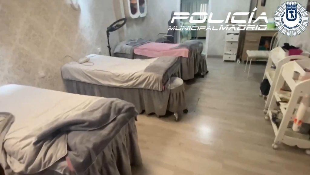 Polizia municipale chiude tre cliniche estetiche clandestine a Usera