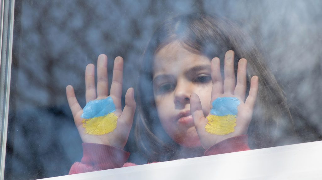 Bambini ucraini rapiti: circa 19.500 minori portati in Russia, le autorità ucraine lavorano per trovarli e riportarli a casa