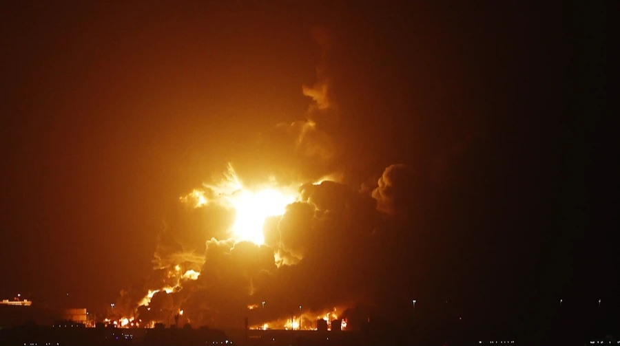 Attacco di droni nella regione di Volgograd: incendio in sottostazione elettrica e possibili conseguenze sulla sicurezza