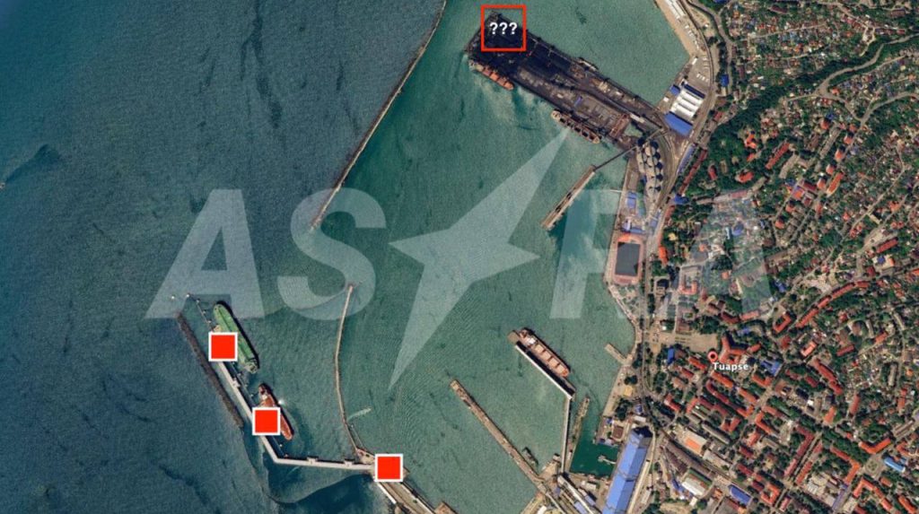 Incendio nel porto russo di Tuapse: attacco di droni causa danni e fuoco in una delle principali infrastrutture petrolifere della Russia