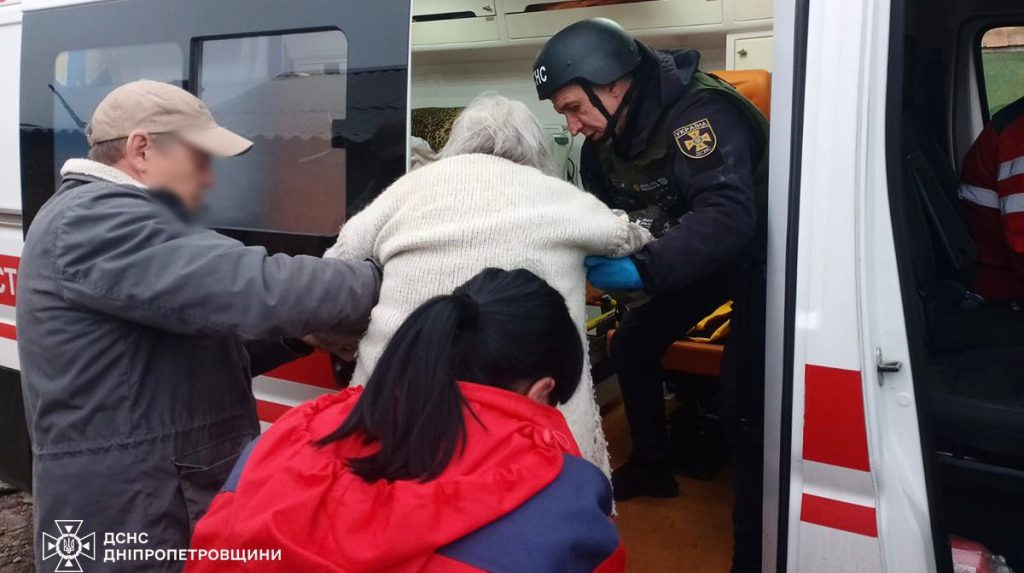 Attacchi russi in Ucraina: una donna ferita e una scuola distrutta nella regione di Dnipropetrovsk Oblast