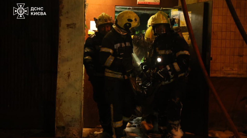 Attacco a Kiev: morti, feriti e danni a edifici, soccorso in corso