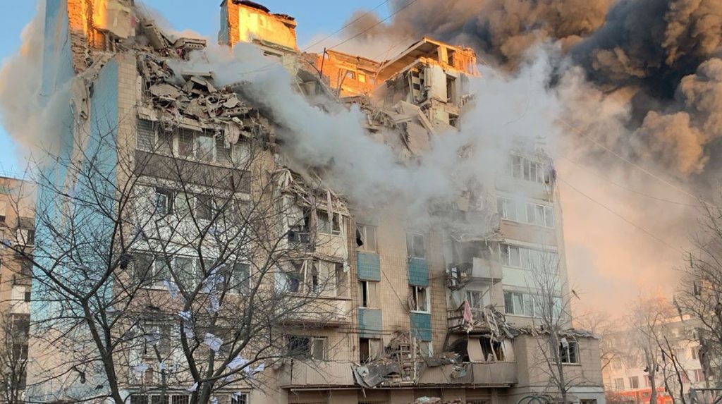 Attacco russo a Ternopil: 19 morti, 66 feriti, 16 bambini tra le vittime