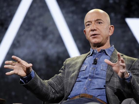 Jeff Bezos diventa co‑CEO di Project Prometheus, startup AI con 6,2 miliardi di dollari raccolti