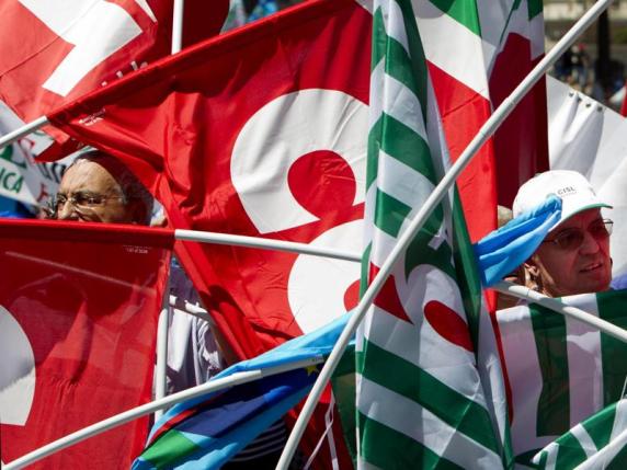 Sciopero 29 novembre: la mobilitazione avrà come inno Giù le mani dallo Stretto del collettivo Strong Words