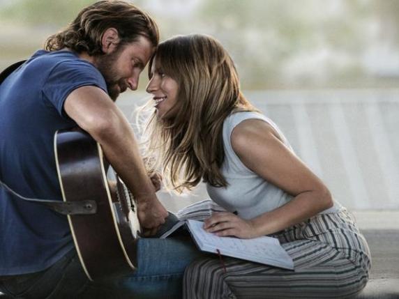 A Star Is Born in tv: il segreto di Bradley Cooper per sembrare ubriaco e le critiche di Barbra Streisand