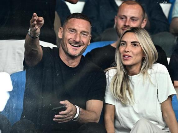 Totti cambia abitazione: disputa con il proprietario sull&#039;affitto dell&#039;attico